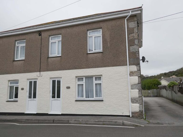 Lower Pengegon, Camborne. TR14 7UH - Real Estates (Cornwall)